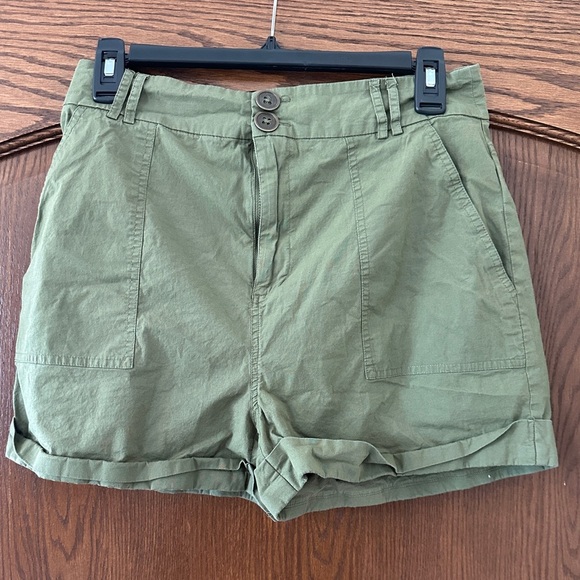 ModCloth cargo shorts - Picture 1 of 5
